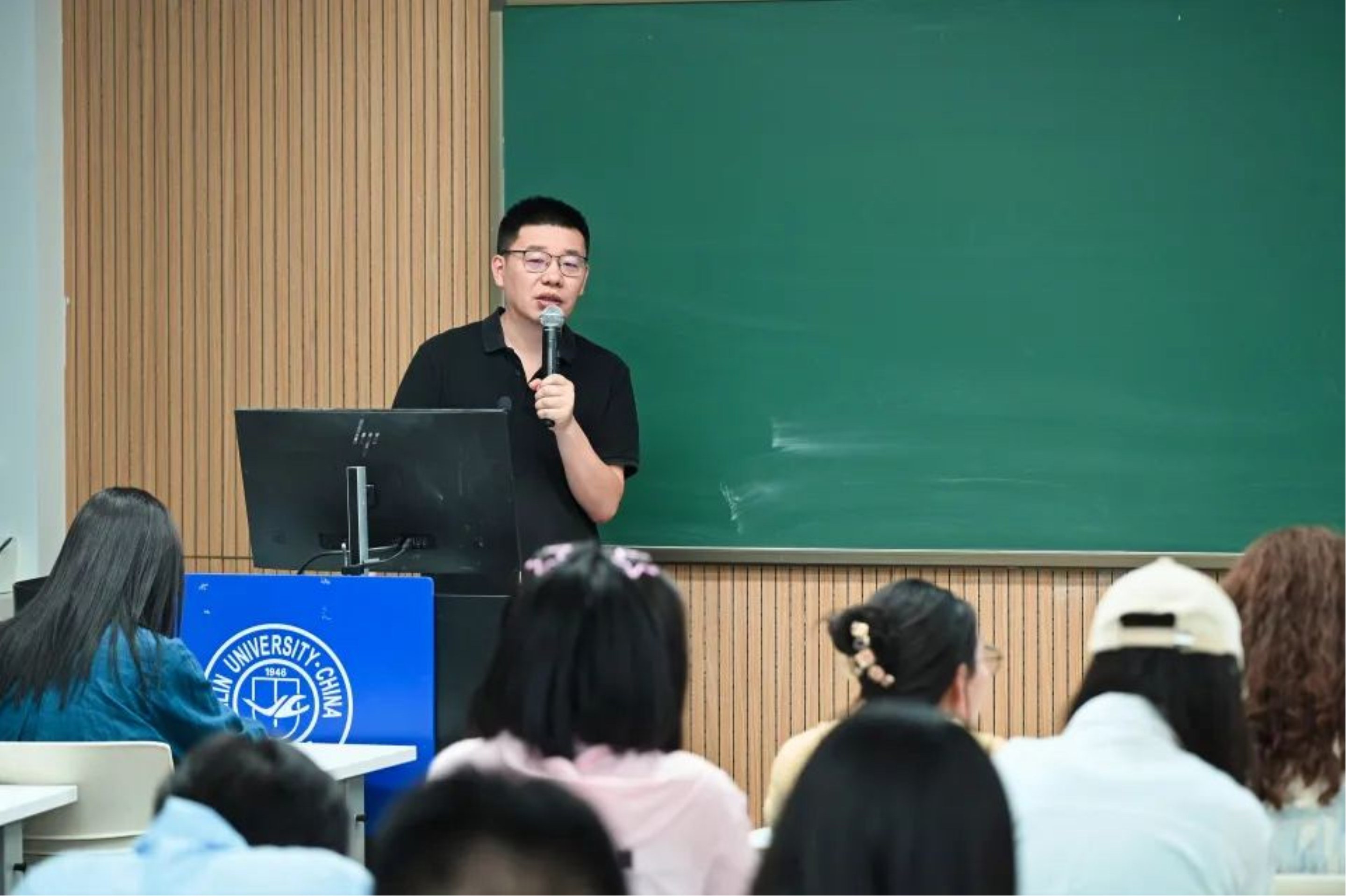从大学到中学：2025百度商业AI技术创新大赛播种未来科技人才(图3)